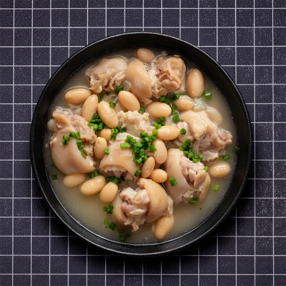 Chengdu Pigs Foot Noodle Soup 老成都一整只慢炖蹄花豌豆面.
